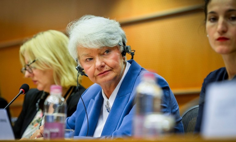 Komisja Kultury i Edukacji w PE przyjmuje opinię Krystyny Łybackiej